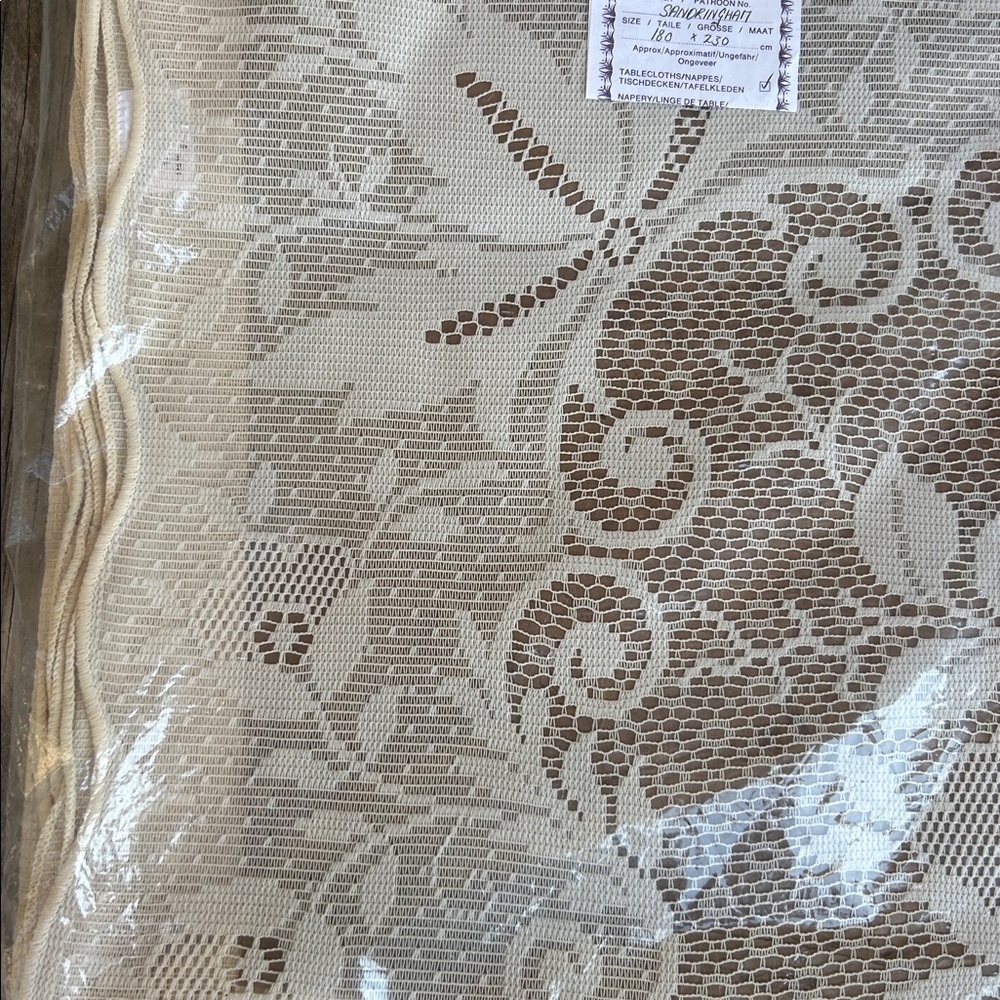Nottingham lace tablecloth champagne color floral pattern scalloped edge 70”x90” - Picture 7 of 9